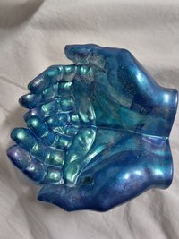 Resin hands / cupped decorative 