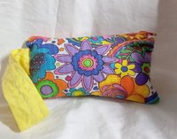flower power motif zippered wristlet bags (clutch) M