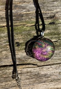 Grateful Dead   Glass and Stealie necklace