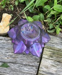 Resin Lotus Flower Tea Light/Candle Holder. purple 