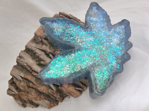Resin Cannabis Leaf  Ashtray 