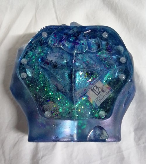 Resin hands / cupped decorative 