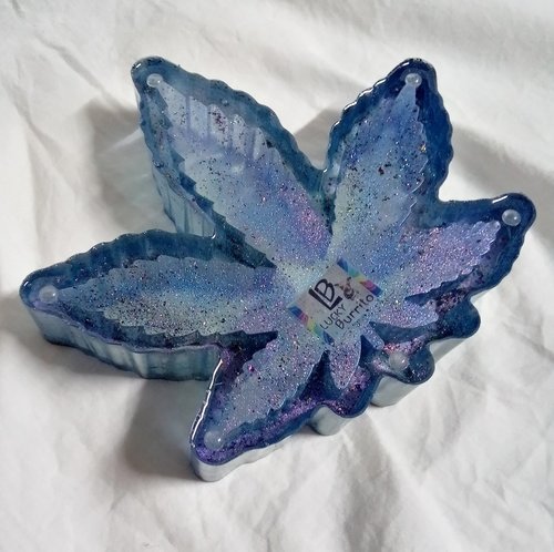 Resin Cannabis Leaf Ashtray 