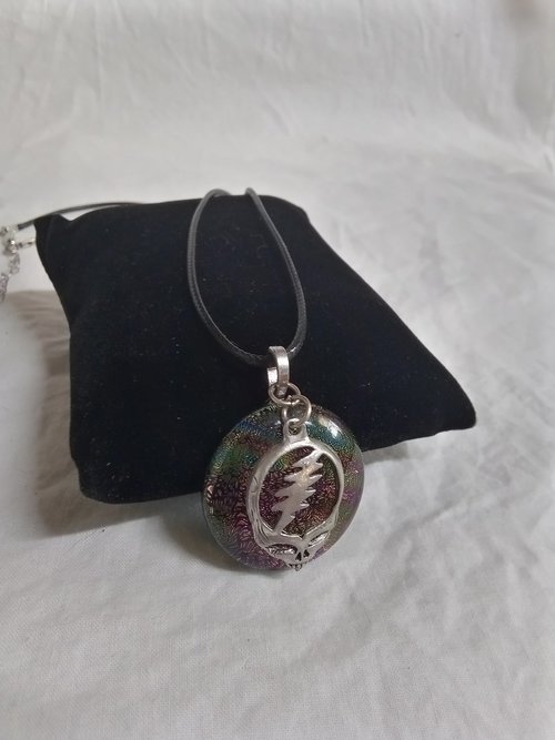 Grateful Dead   Glass and Stealie necklace