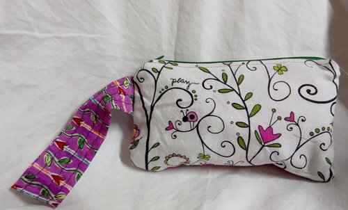 flowery vines  motif  zippered wristlet bags (clutch) M