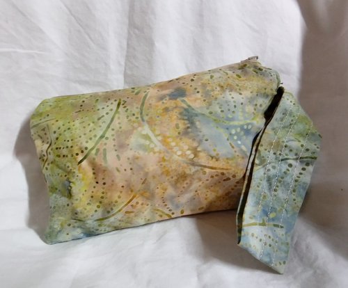 Batik leaves motif zippered wristlet bags (clutch)