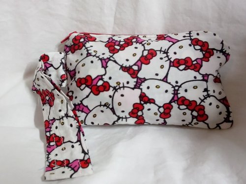 Hello Kitty motif zippered wristlet bags (clutch) M