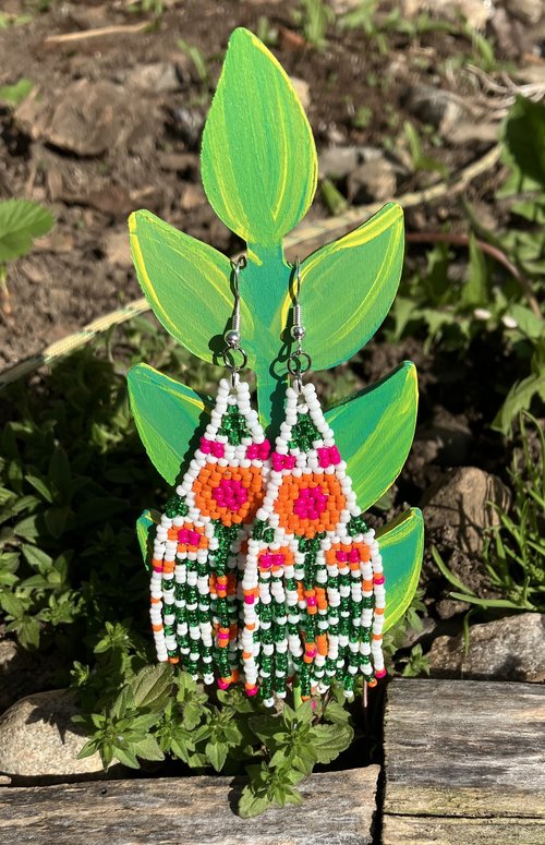 Scandinavian design flower seed bead earrings