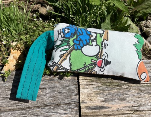  vintage The Smurfs  with polka dots on back  motif  zippered wristlet bags (clutch) M