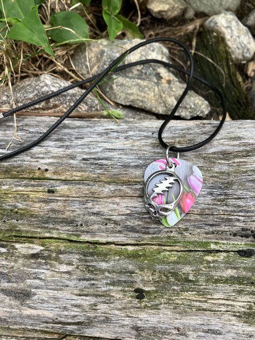 Grateful Dead  Stealie Guitar pick necklace (tulips)