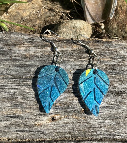 Holographic geometric resin earrings (leaves)