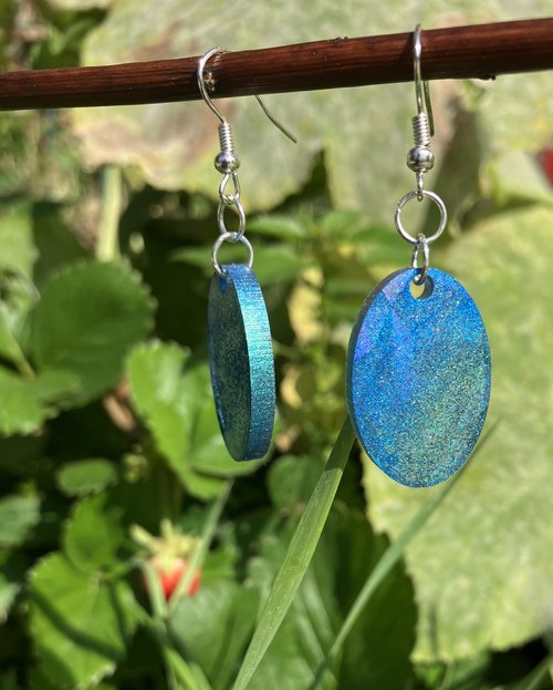Holographic geometric resin earrings (ovals)