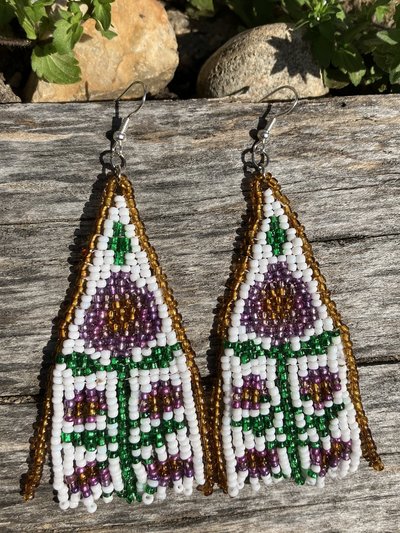Scandinavian design flower  shades or purple ,lavender seed bead earrings
