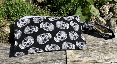  Handmade by Lucky burrito Tattooed Skulls art zippered wristlet bags (clutch) Large