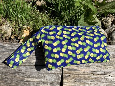 Handmade by Lucky Burrito pineapples motif zippered wristlet bags (clutch) Large