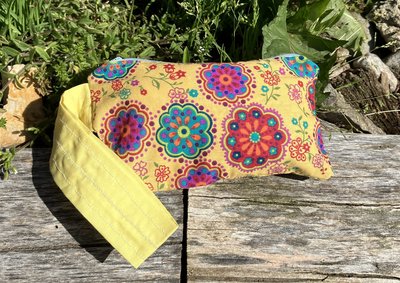 yellow mandala flowers motif  zippered wristlet bags (clutch)M