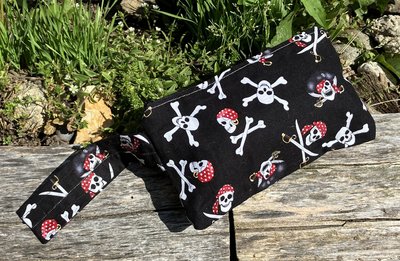 Handmade by Lucky Burrito Pirate Treasure keeper motif zippered wristlet bags (clutch) 