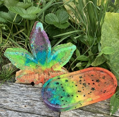 Rainbow Spectrum  Resin Cannabis Leaf ashtray & Rolling/Trinket Tray combo