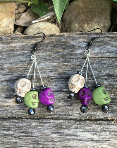 White,Green,Purple Skulls beads with a hematite stones 
